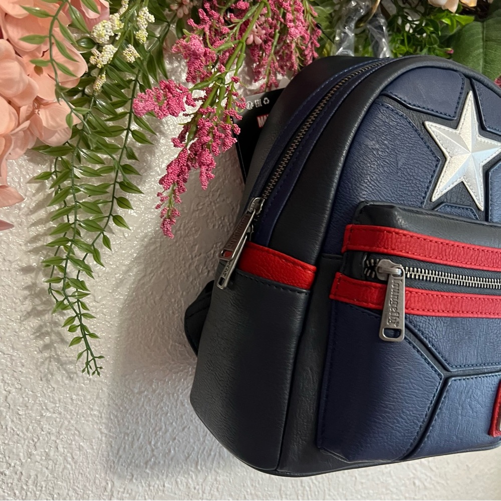 ✨SOLD✨Marvel x Loungefly Captain America Mini Backpack✨FIRM price ✨ - Picture 6 of 9